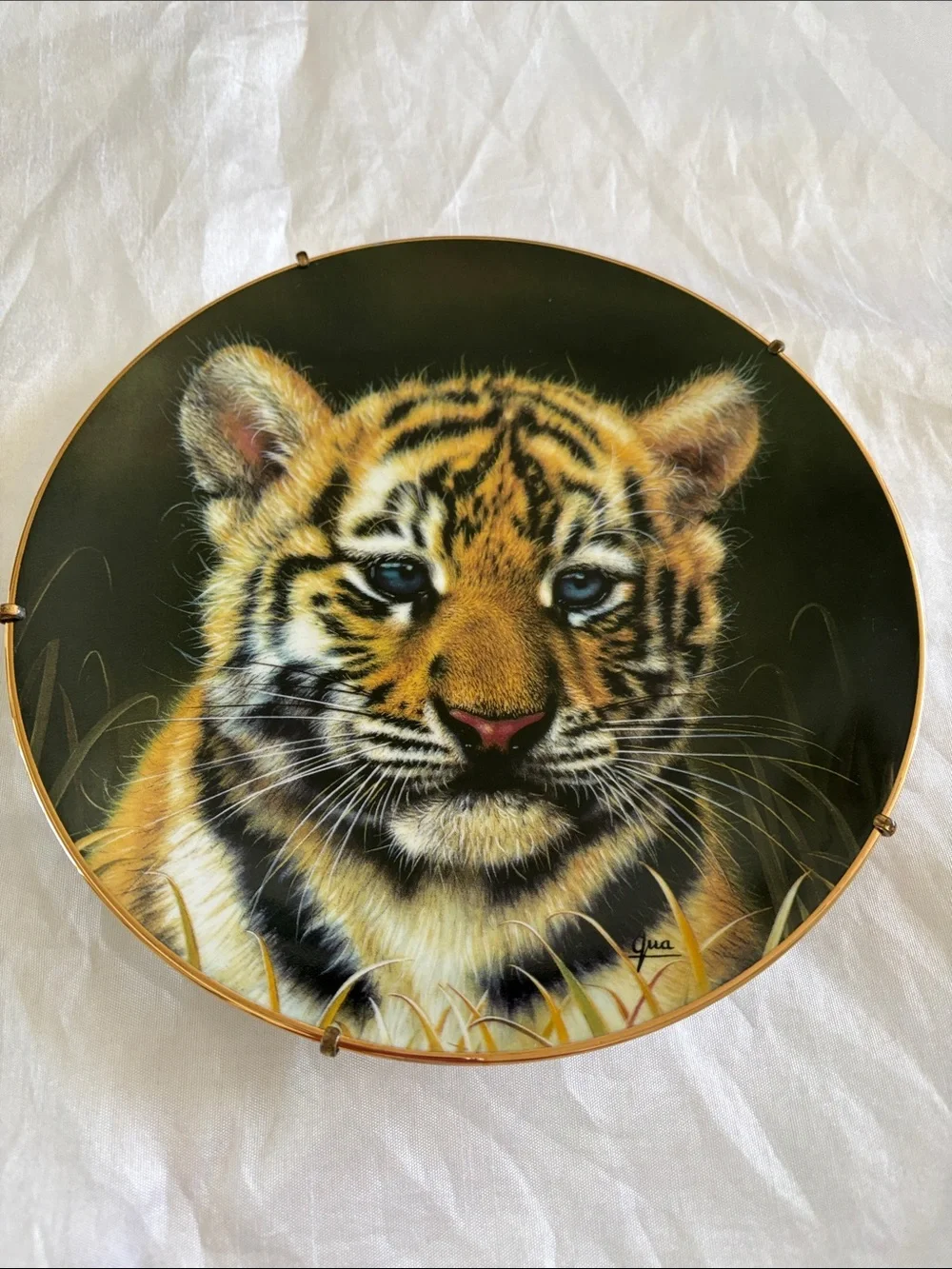 Tiger Cub Wall Plate - Gold Trim Home Wall Decor